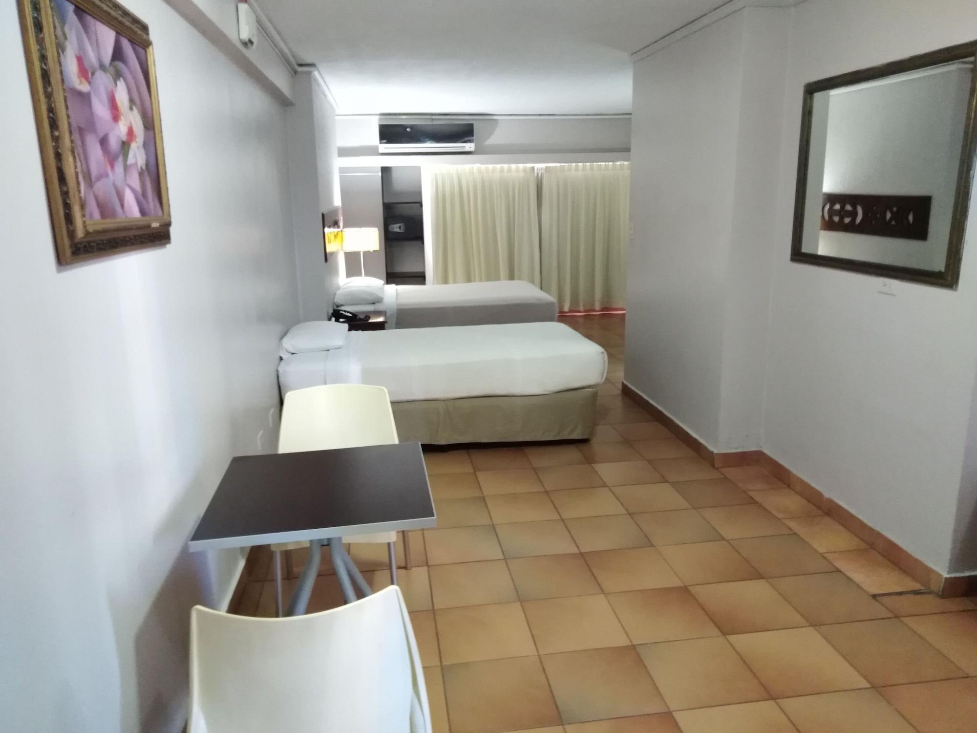 Hotel Tower House Suites Ciudad de Panamá Exterior foto